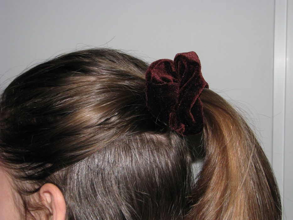 Scrunchie gumka do włosów brązowa welur kolory NOWA
