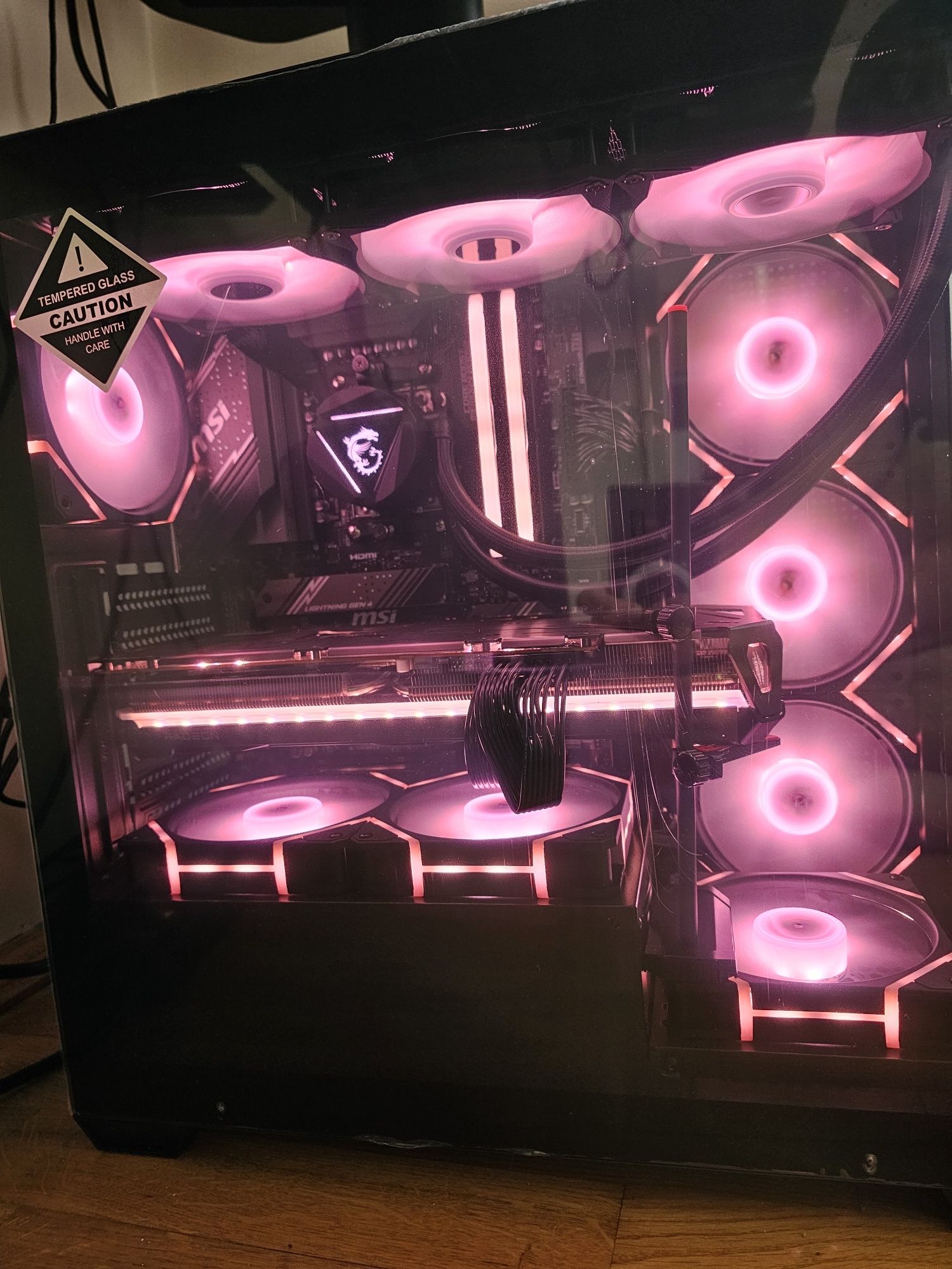 Nowy Komputer Gamingowy ARGB - R5 7500f / RX 7800XT / 2TB / 32GB DDR5