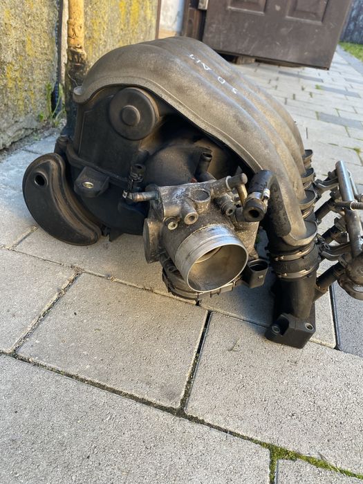 Колектор впуск випуск Audi VW 2.0 ALT