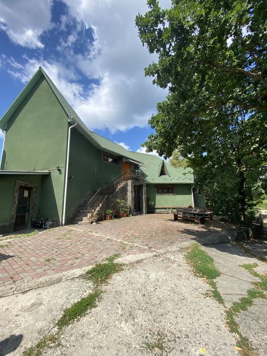 Продається комерційне приміщення