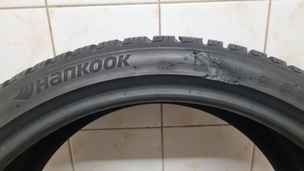 2 opony zimowe 235/35 R19 91W XL Hankook Winter I'Cept evo3