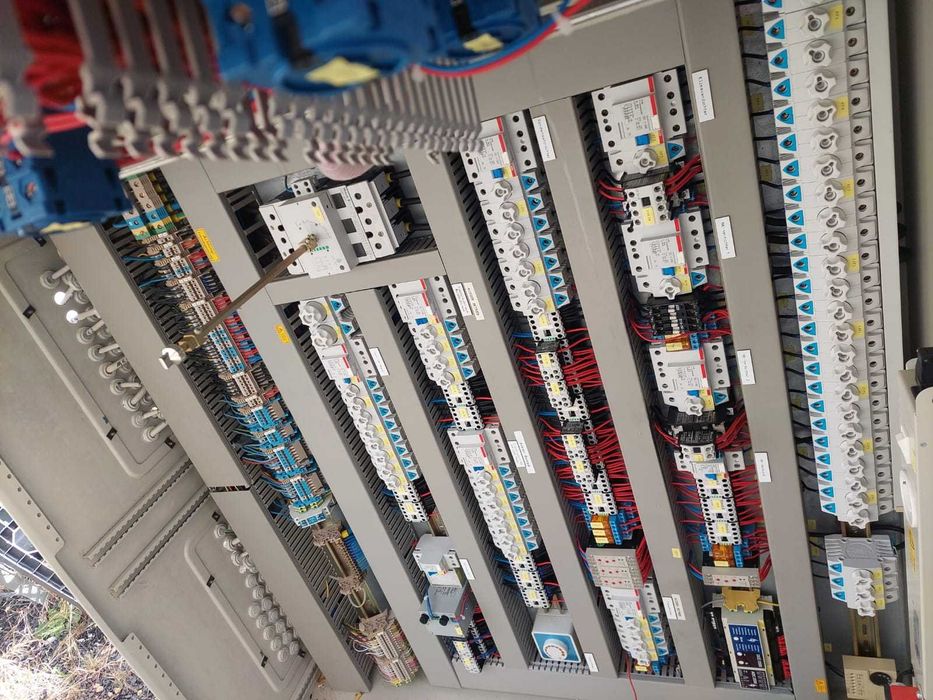 Szafy sterownicze, serwerowe, elektroniczne