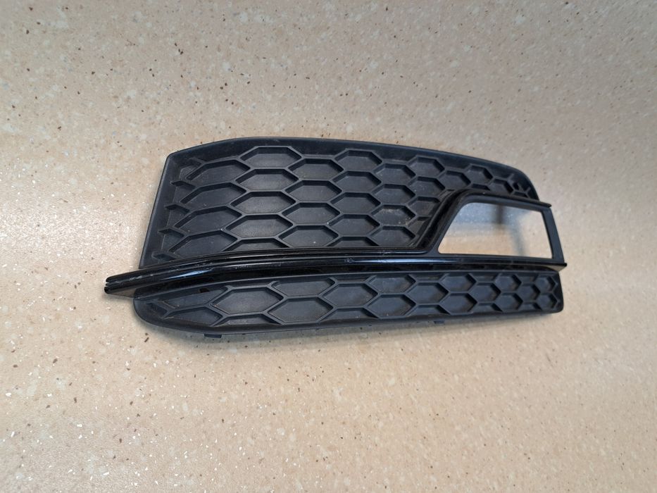 *Audi A5 lift S-Line 8T0  kratka lewa zderzaka Bardzo ładna