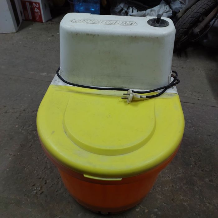 Продам стиральную машину Харків'янка