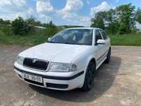 Skoda Octavia Tour 1.6 MPI, ліфтбек, свіжа ризина!
