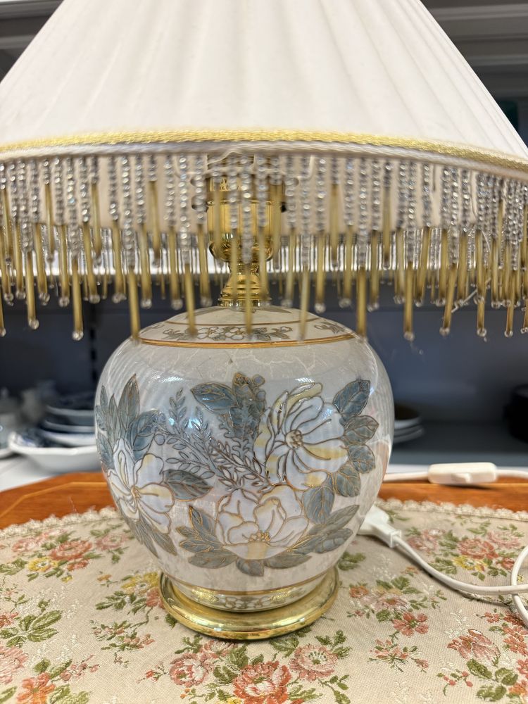 Lampa Lampka stołowa nocna wzór kwiatowy abażur z dekoracją 1081