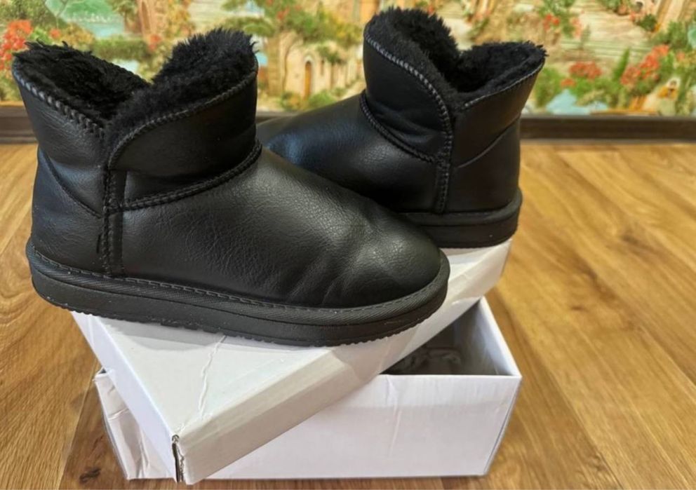 Жіночі уги(сапоги)