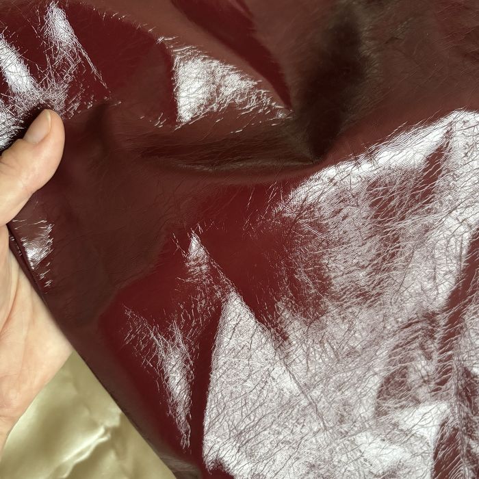 Лакована нова спідниця