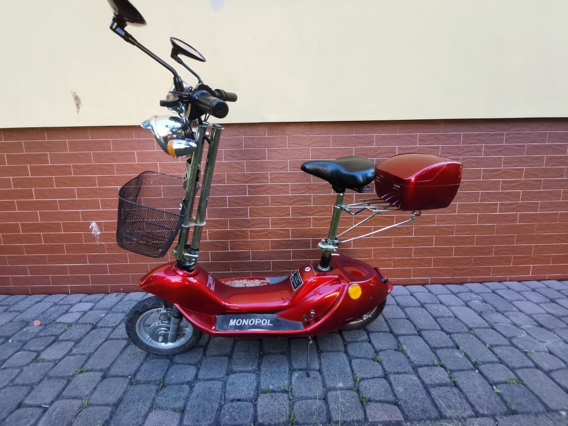 2 Skutery elektryczne, hulajnogi z krzesełkiem
