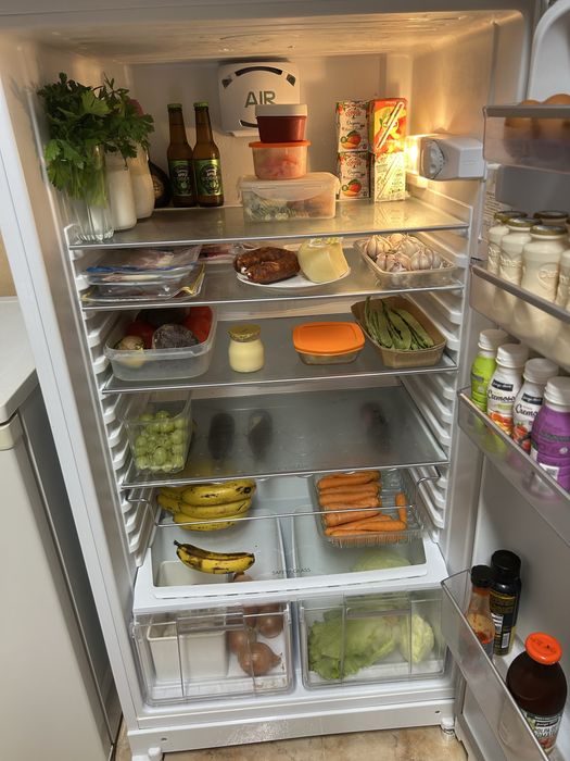 Vendo frigurifico Hotpoint Ariston.( na compra do frigurifico ofereco