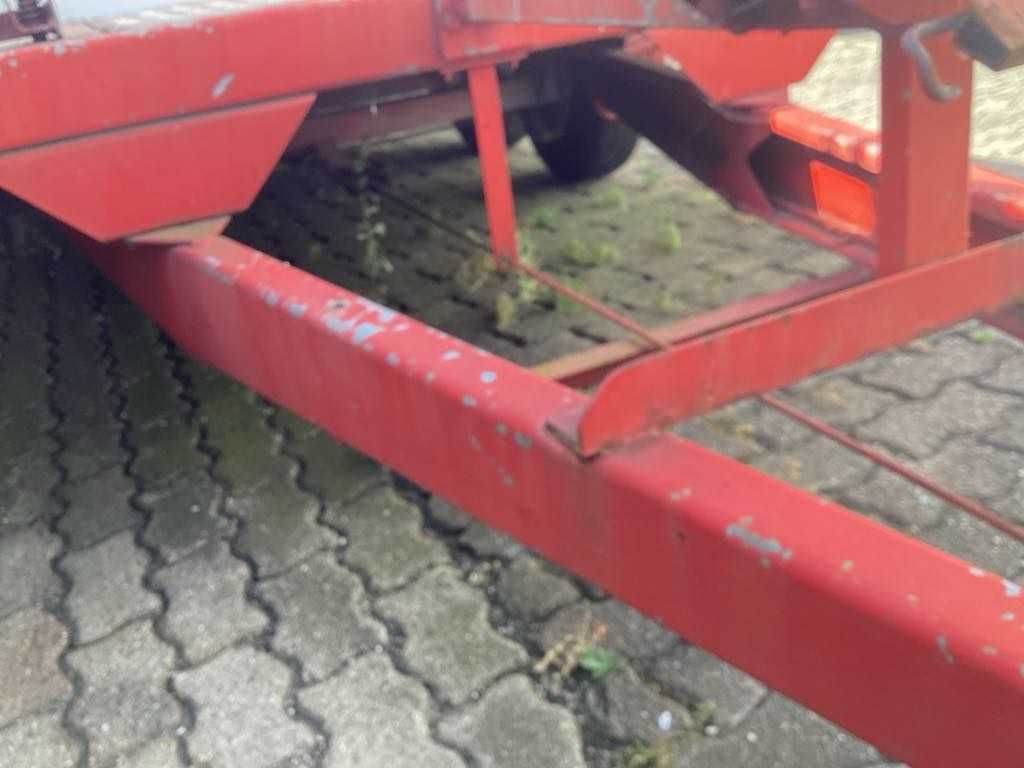 Reboque robusto para transportar veículos, com docs.