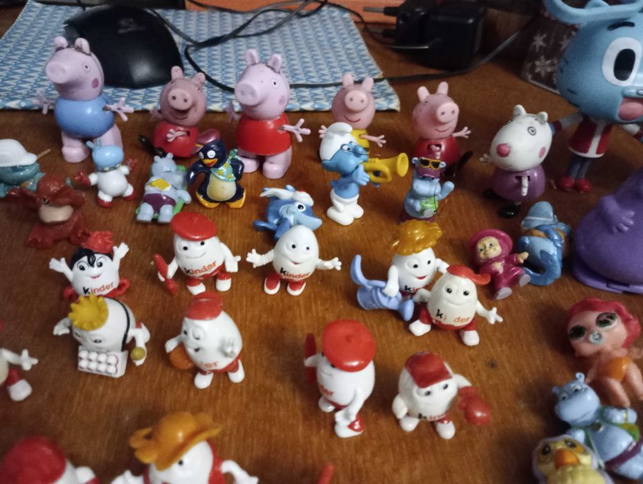 Киндеры все что на фото в одни руки.