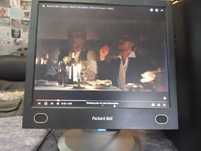 Monitor Packard Bell  com colunas de som incorporadas