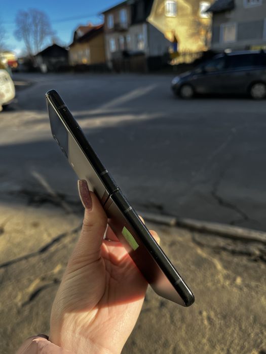 Телефон Samsung Galaxy Z Flip 3  8/128gb