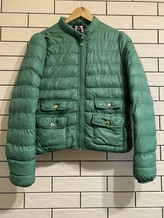 Стьобана зелена куртка