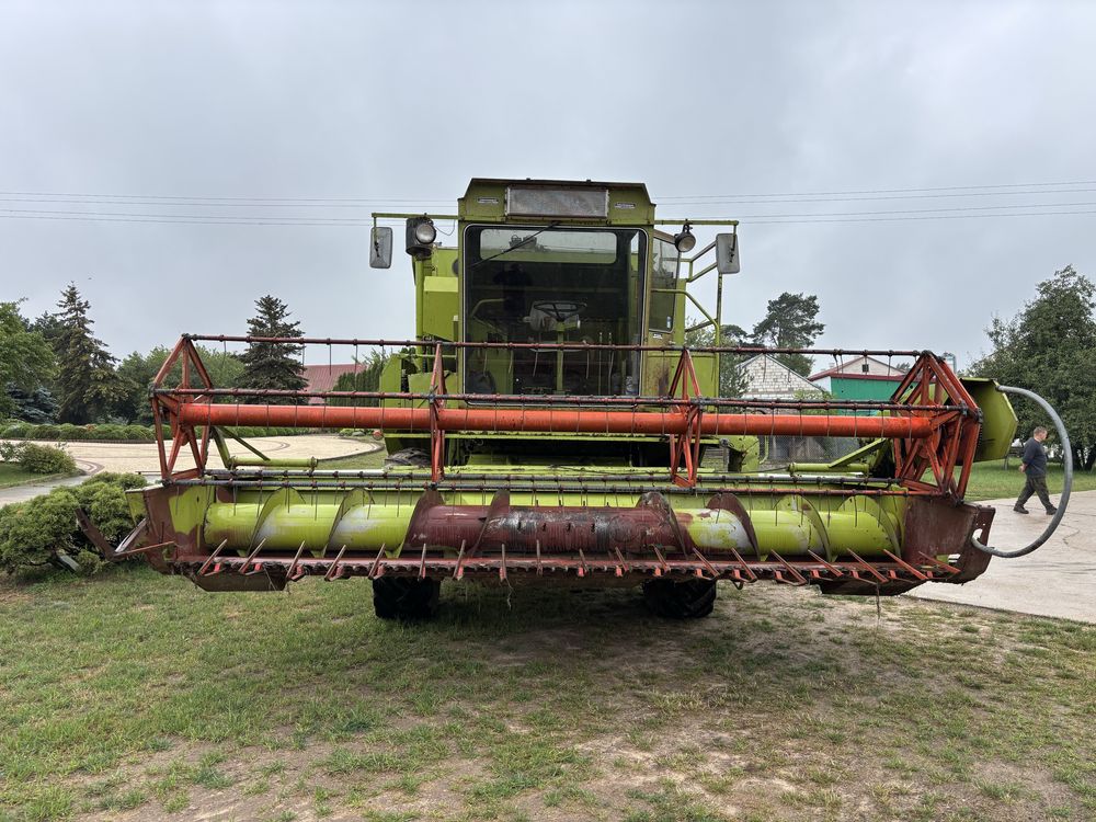 Claas Dominator 85