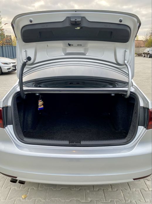 Volkswagen Jetta VI 2011 SEL