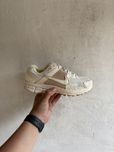 8 кольорів Nike Zoom VOMERO 5