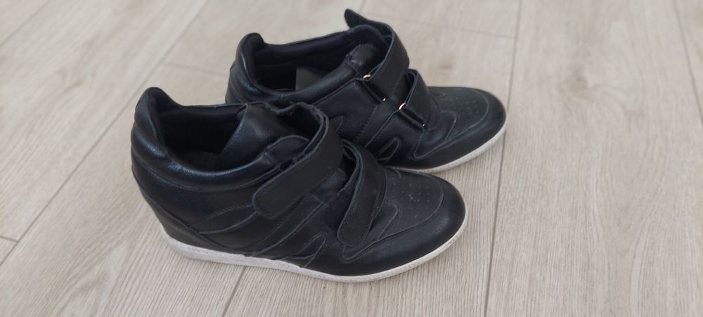 Buty na koturnie/Now/czarne/ rozmiar39/20zl