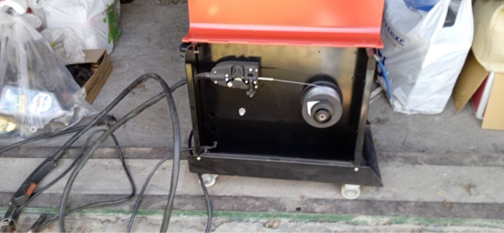 Зварювальний напівавтомат з проводокою