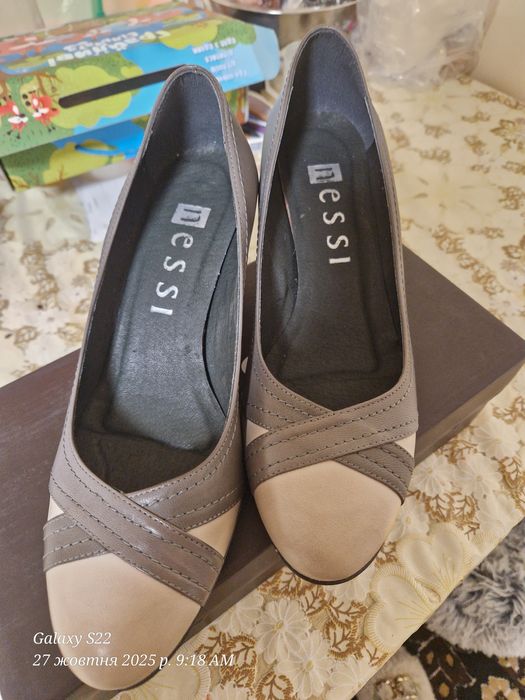 Жіноче взуття на осінь весну