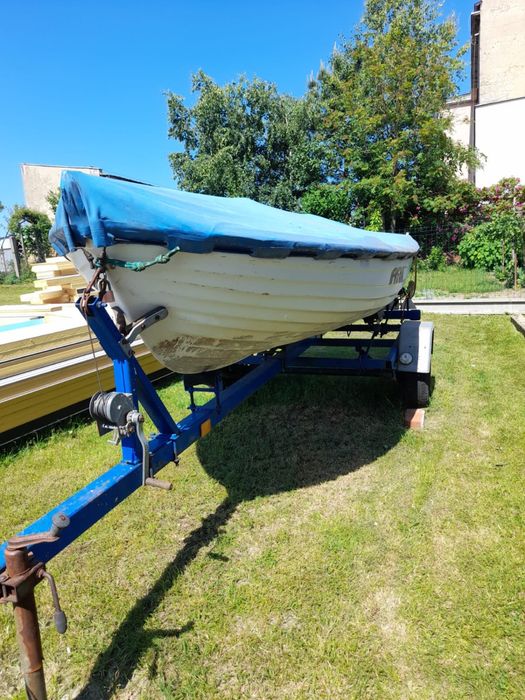 Łódka z przyczepką