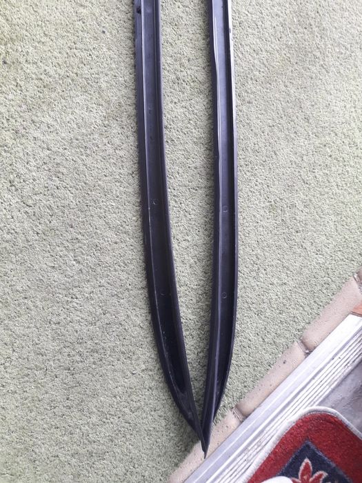 Молдинг лобового стекла Ford Focus МК3 2018