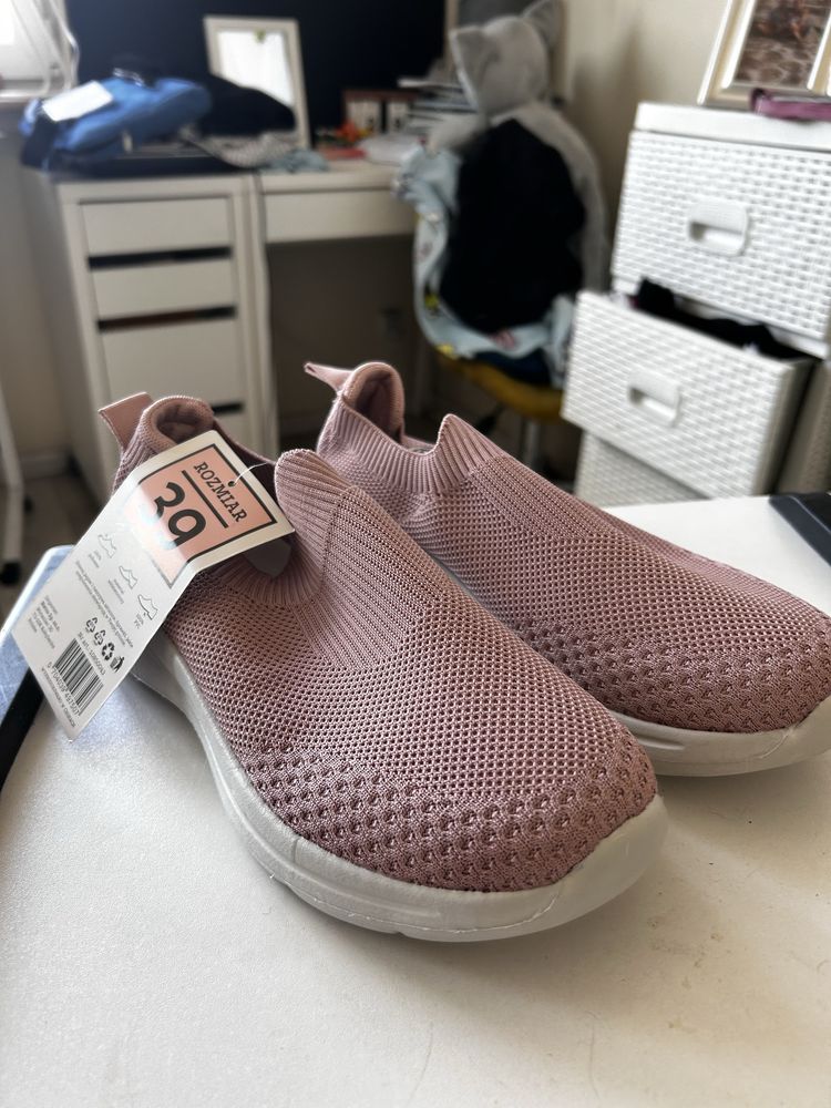 Nowe buty typu slip-ins