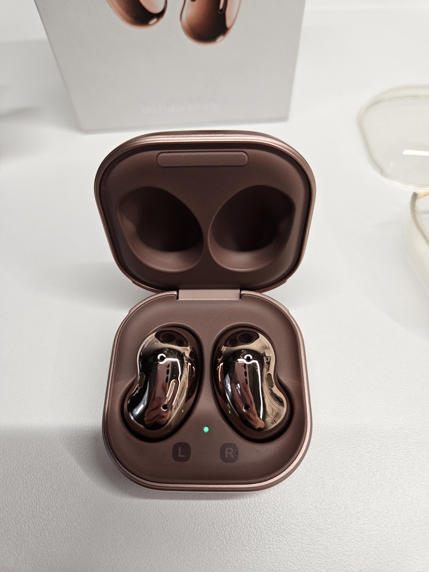 Наушники Samsung Buds Live Bronze С ГАРАНТИЕЙ до 06.2025 !!