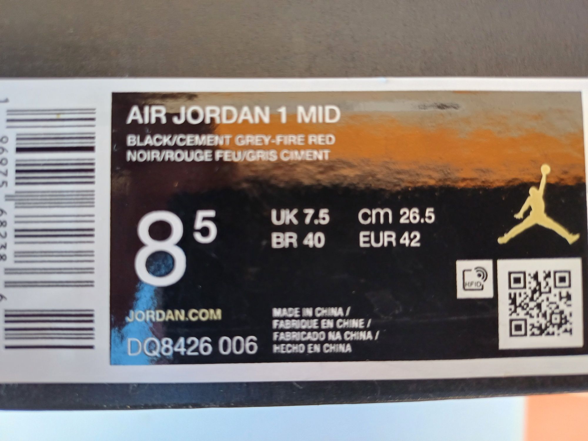 Jordan 1 mid cinzento e preto