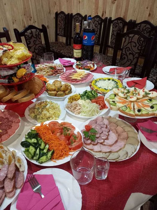 Виїзна кухня - корпоративи, хрестини, ювілеї, поминальні обіди.