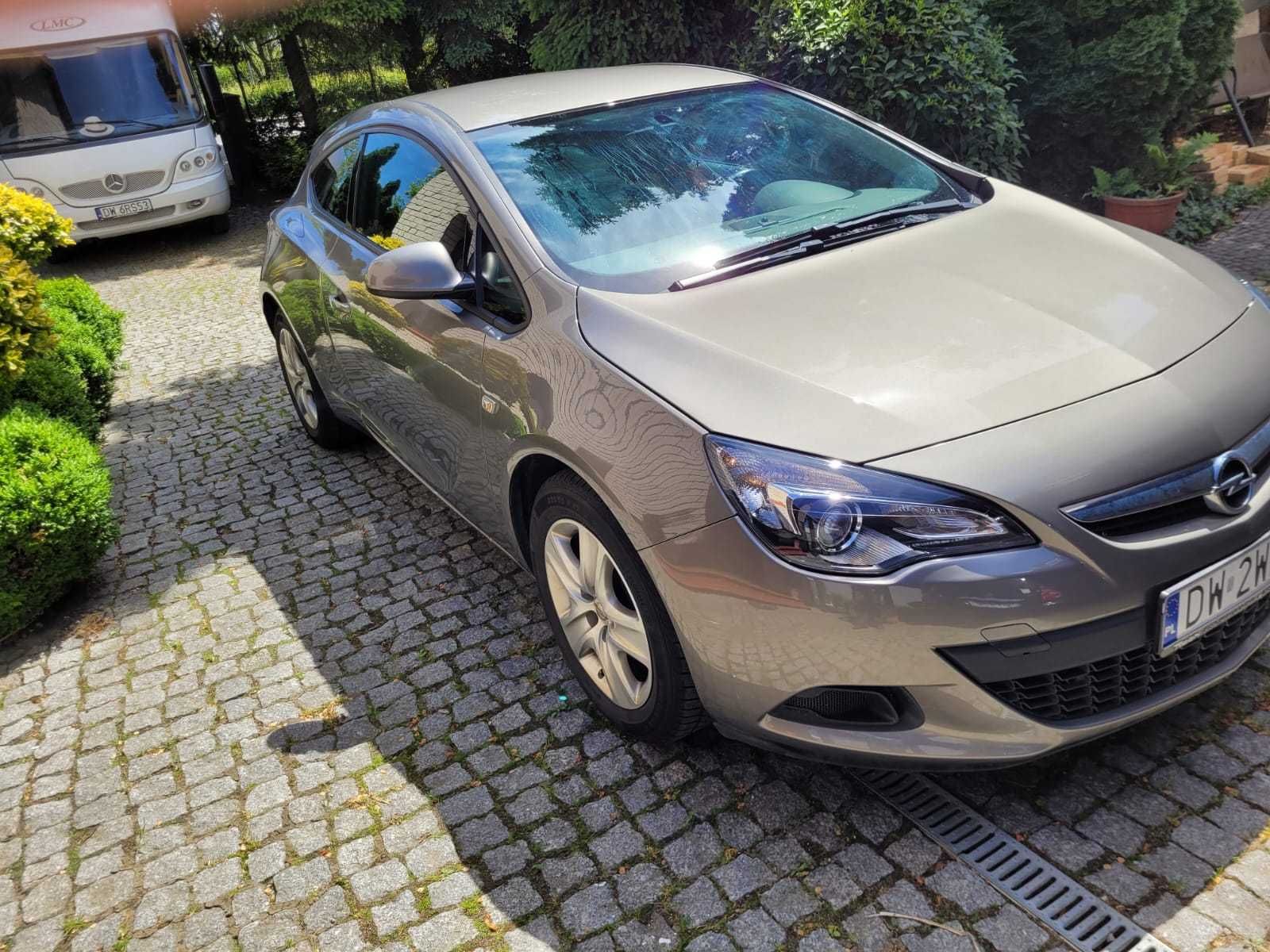 Opel Astra GTC 1,4