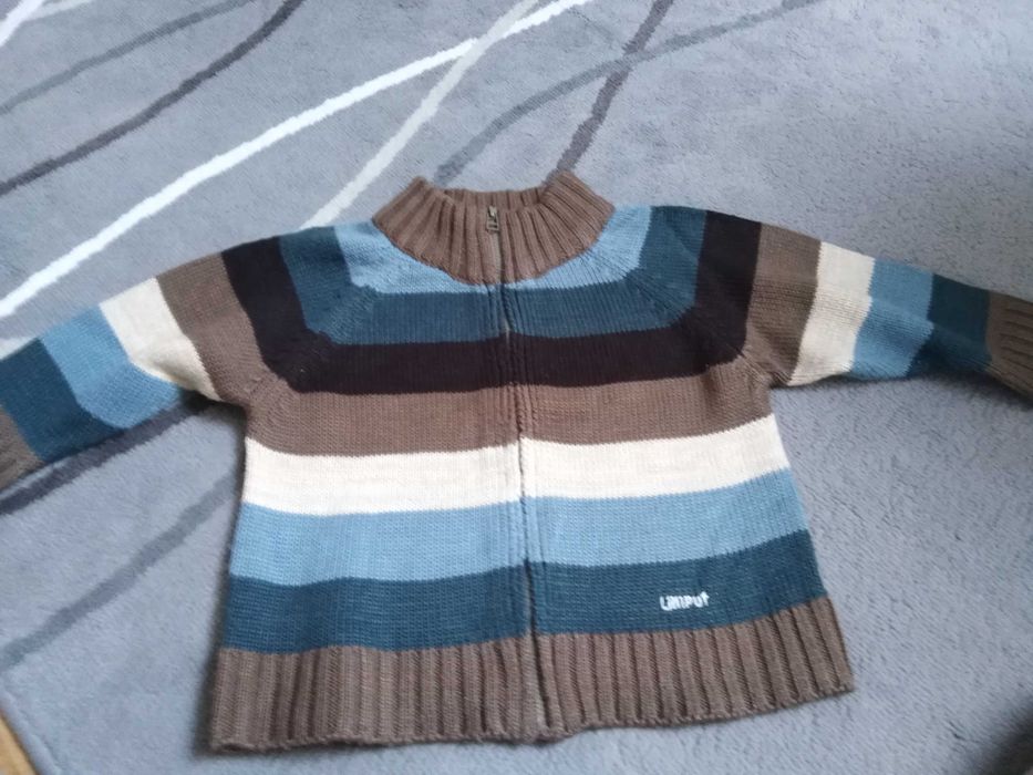 Sprzedam sweter dla chłopca, rozmiar 18/24 miesięcy.