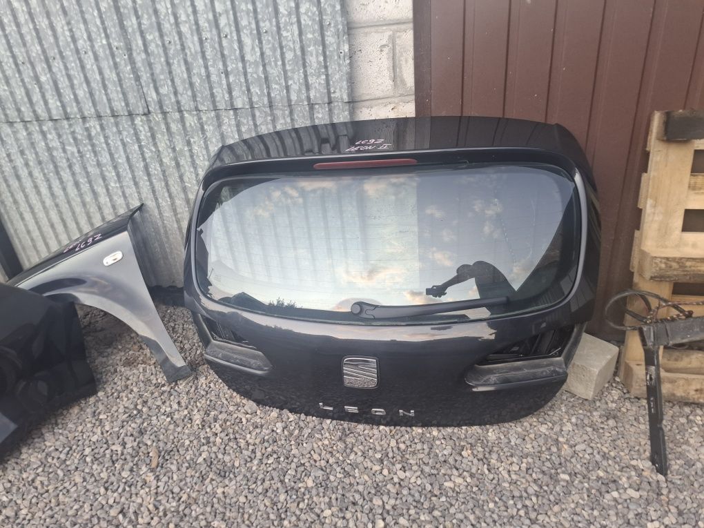 Klapa Bagażnika tył Seat Leon 2 LC9Z kod lakieru