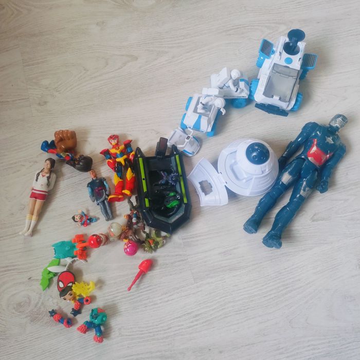 Figurki mieszane marvel, kraina lodu, psi patrol, ninja, ufo
