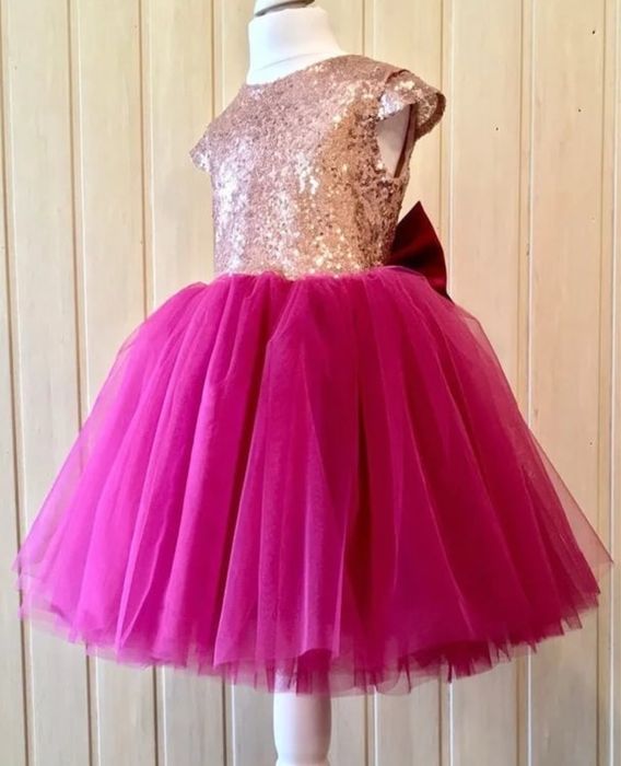 Святкова сукня (плаття) .