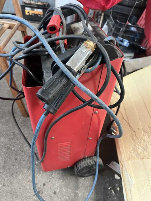 Urzadzenie rozruchowe