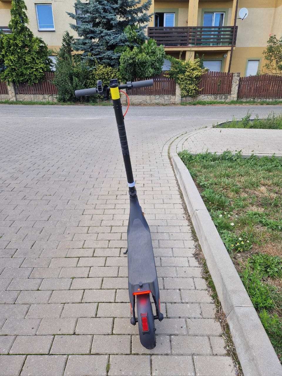 Hulajnoga elektryczna XIAOMI Electric Scooter 4 Lite (2nd Gen)