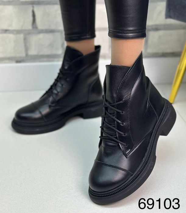 Жіночі шкіряні демісезонні черевики в кольорах