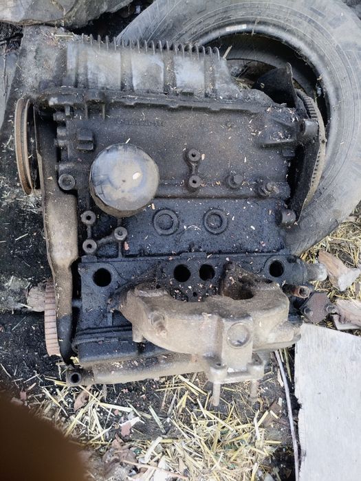 Двигун Таврія 1.1 заклинив,головка в гарному стані