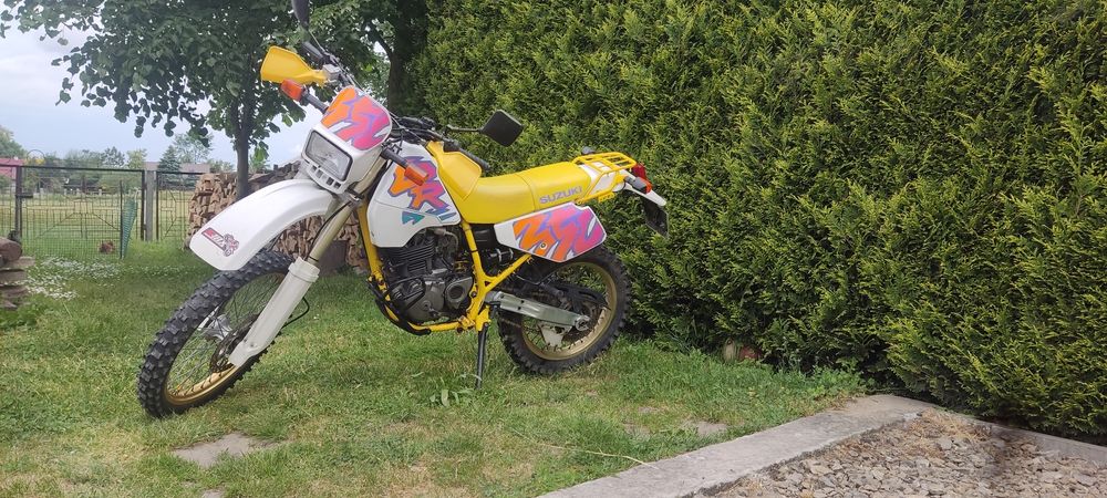 SUZUKI DR 350 Super Stan !