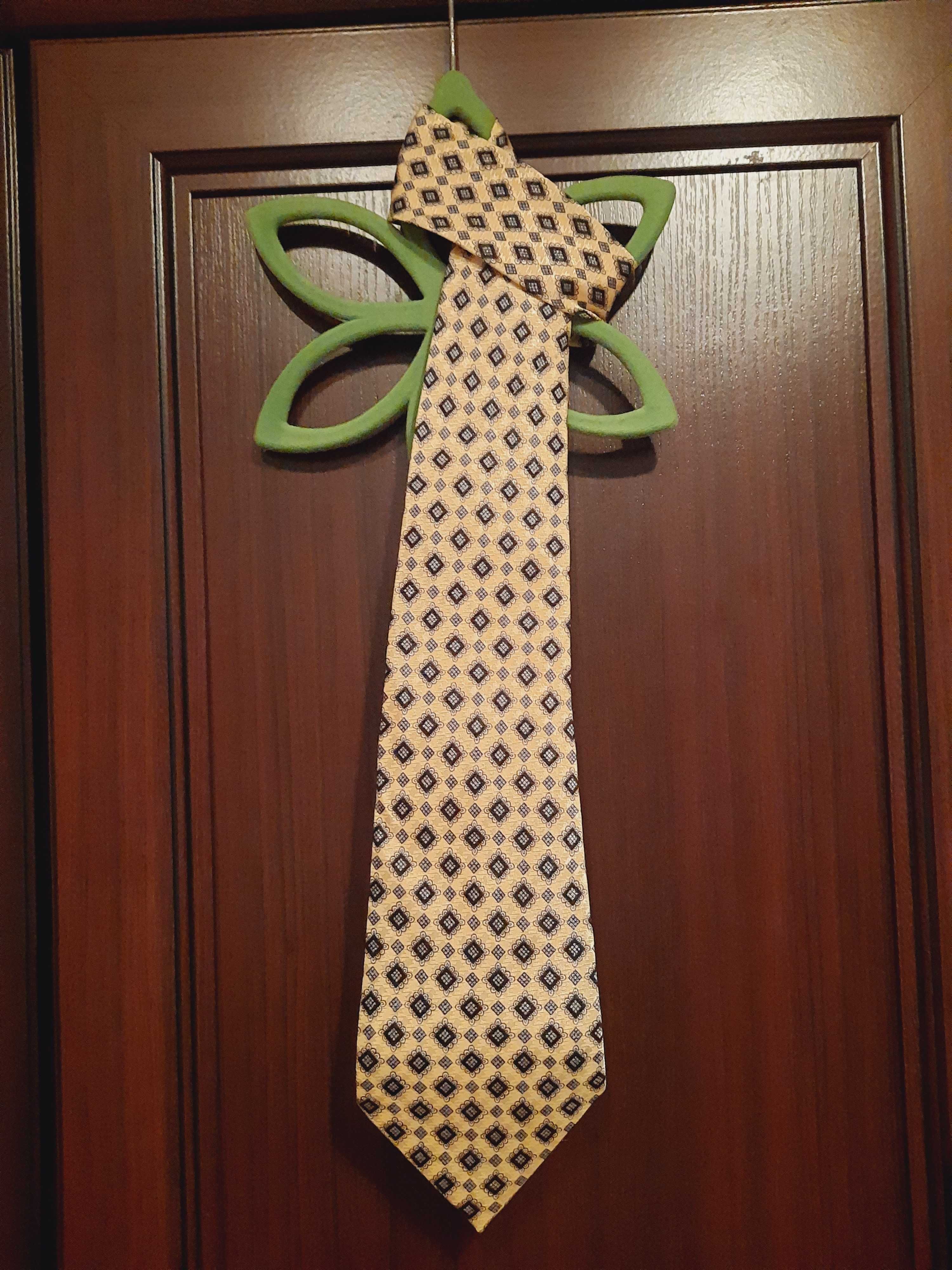 Krawat polskiej marki Linta szerokość 10 cm