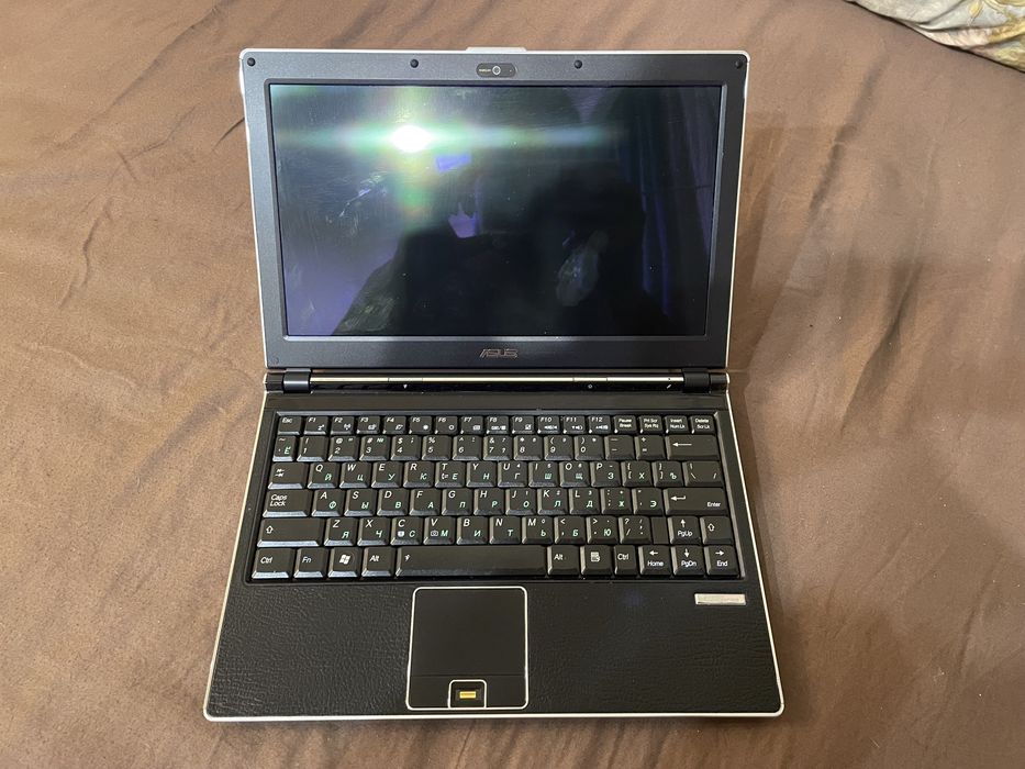 ASUS u1e б/у идеал