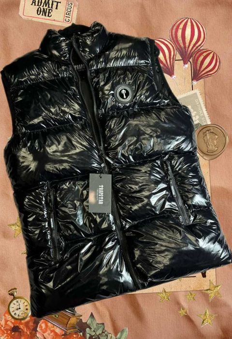 Супер тренд! Глянцева жилетка Trapstar, є розміри. Топ якість. Є опт !