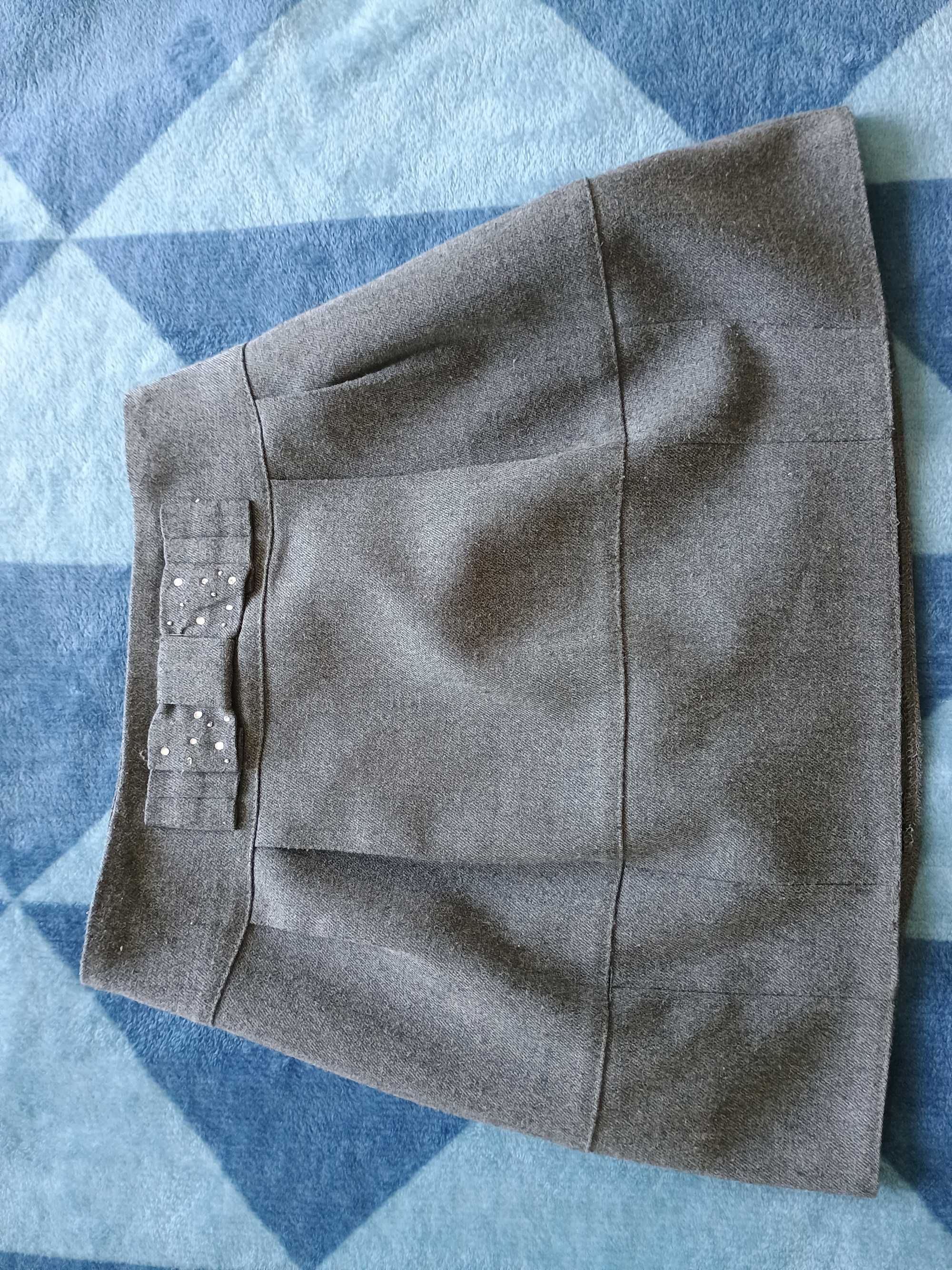 2 spódniczki dziewczęce ok. 128 cm na zakończenie roku szkolnego itp.