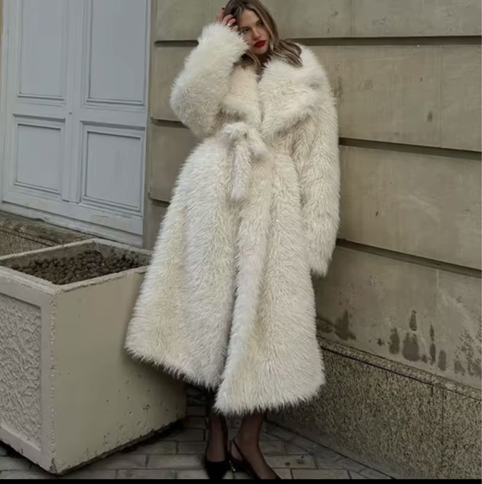 Kontantto plaszcz jasny futerko z paskiem xs-xl