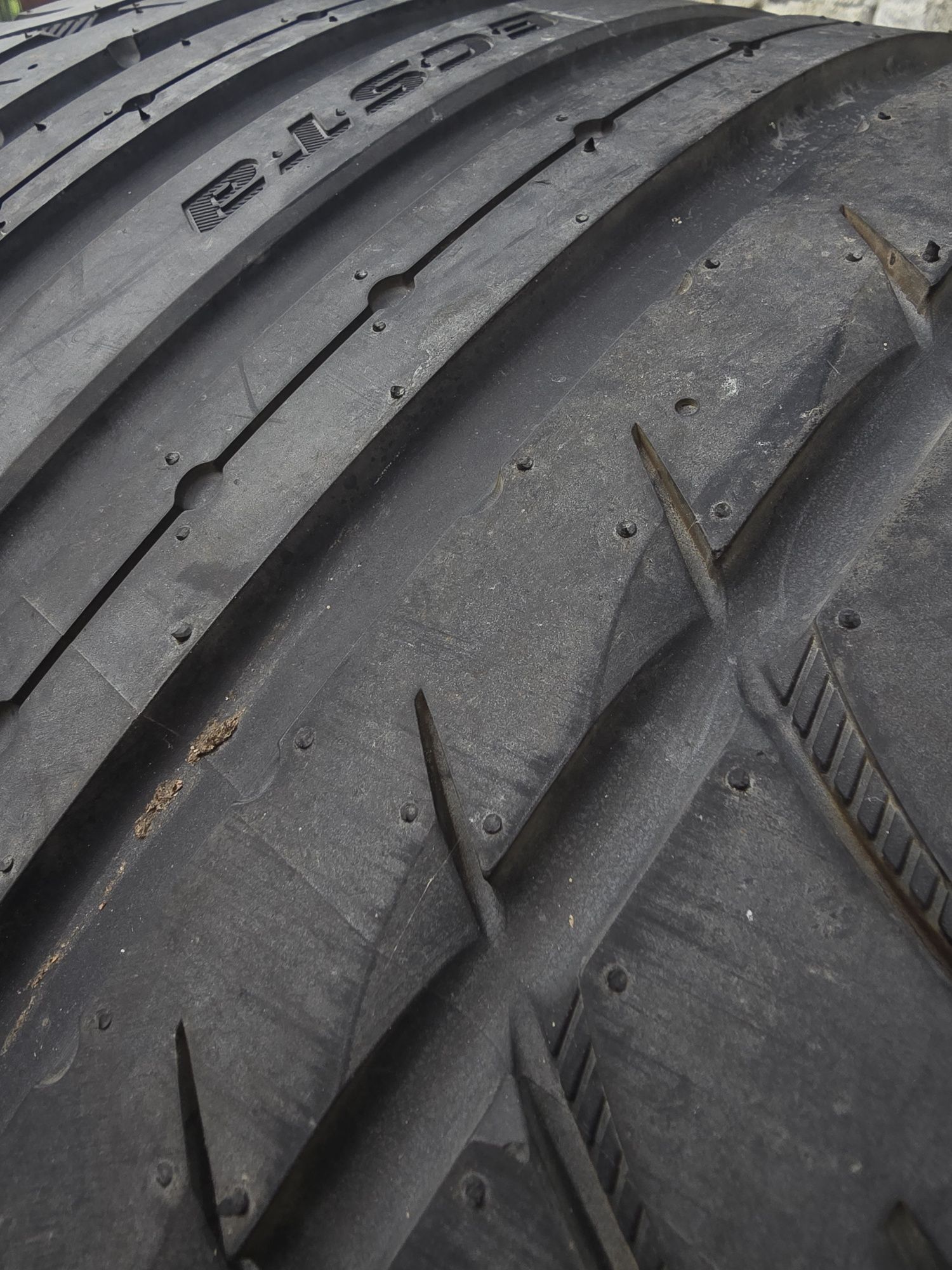 385/15/22 Kumho Ecesta STP para nowa