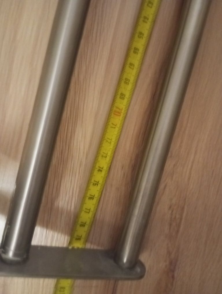 Sprzedam wieszak na ręczniki, metalowy długość 80 cm