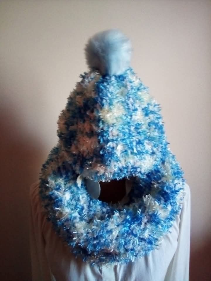Conjunto de gola e gorro