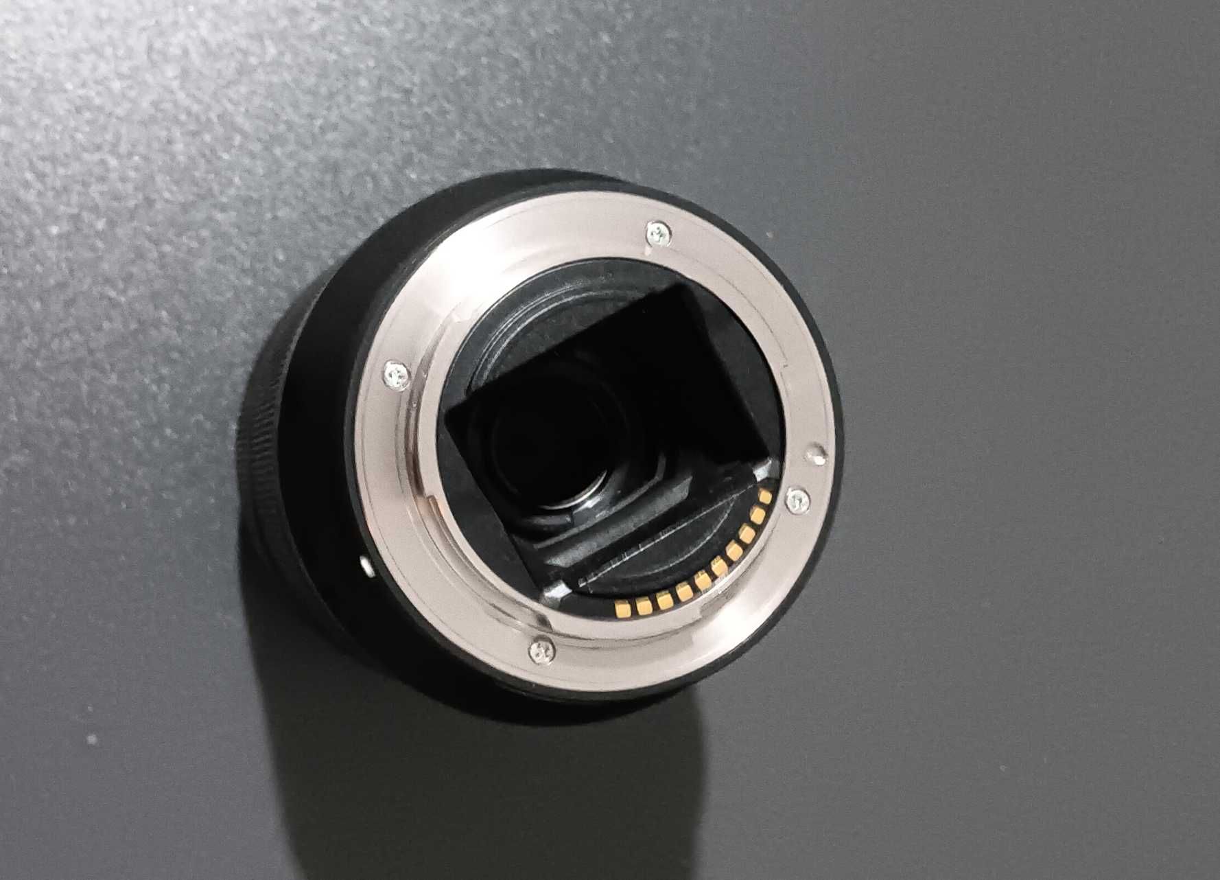 Objetiva Sony E Mount Full Frame 28-70mm F3.5-5.6 Auto Focus/OSS